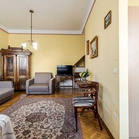 George Apartment リヴィウ エクステリア 写真