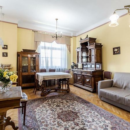 George Apartment リヴィウ エクステリア 写真