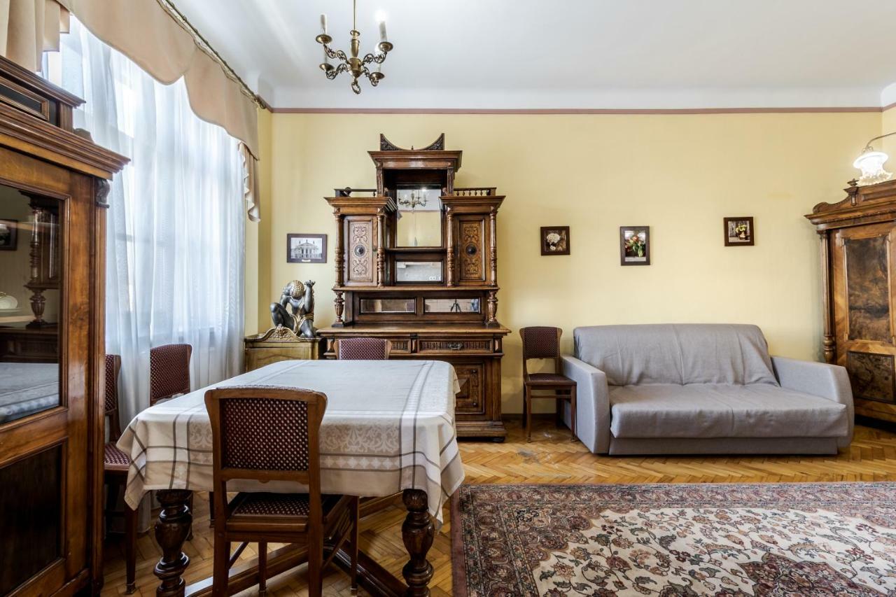 George Apartment リヴィウ エクステリア 写真