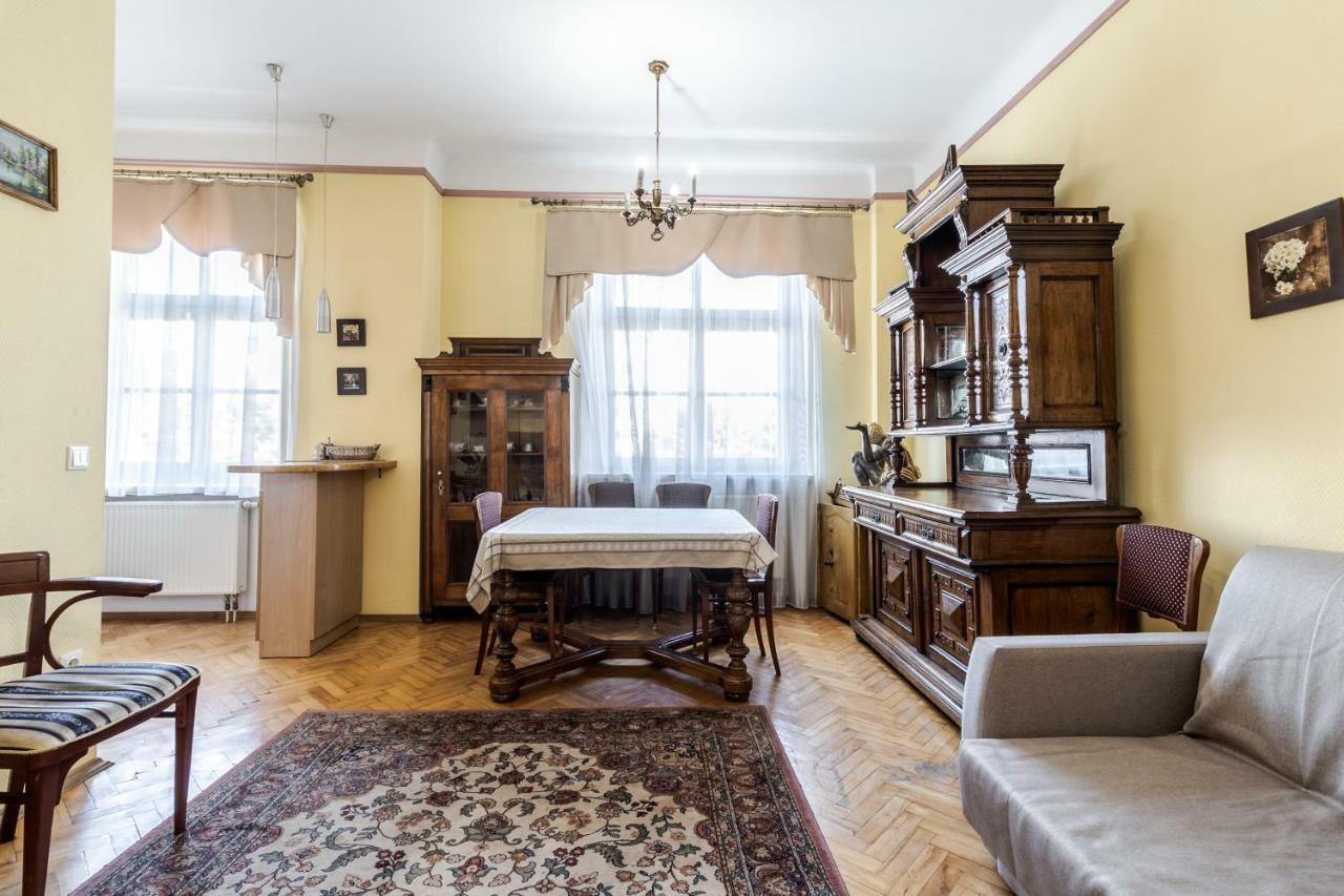 George Apartment リヴィウ エクステリア 写真