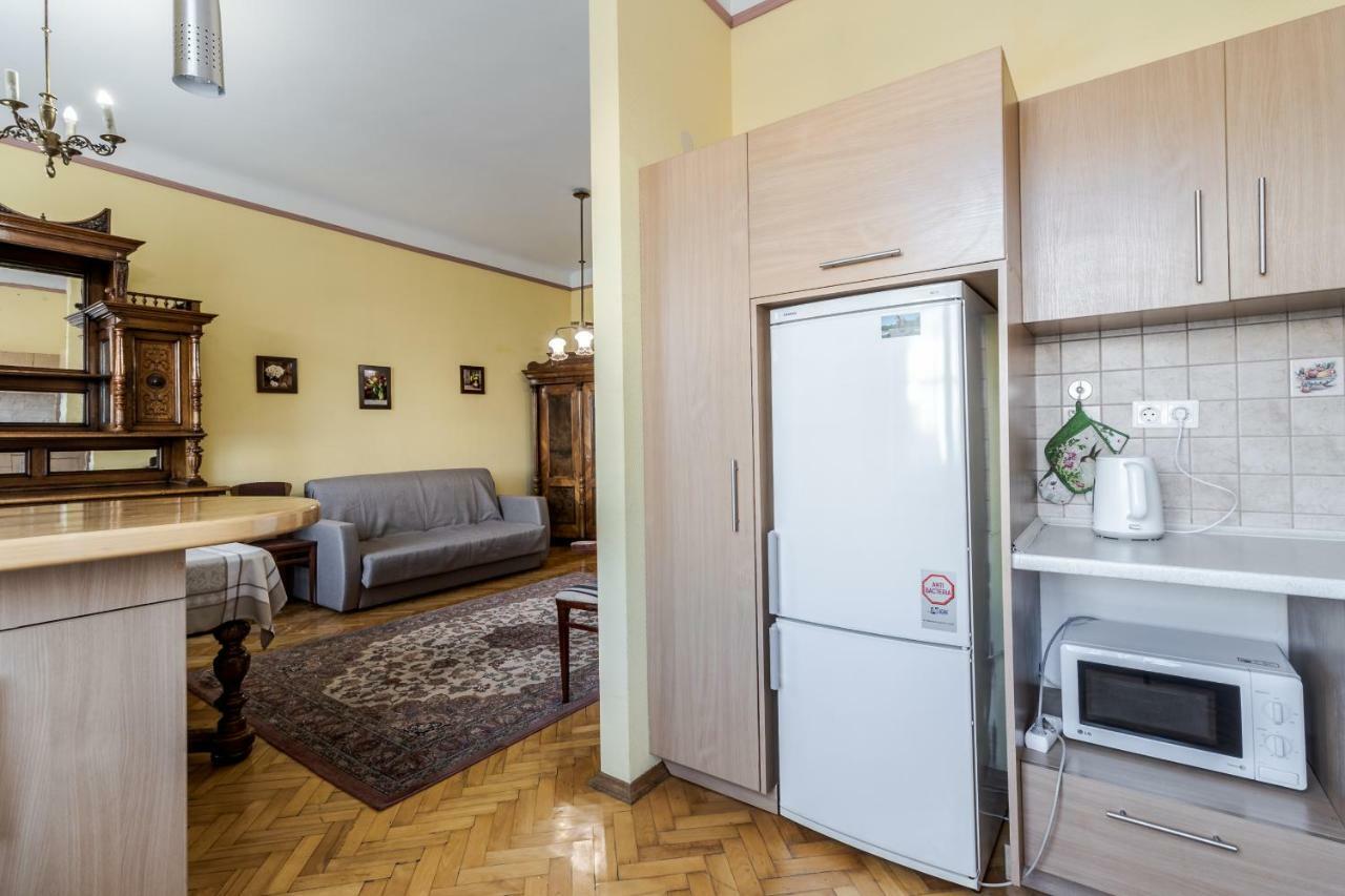 George Apartment リヴィウ エクステリア 写真
