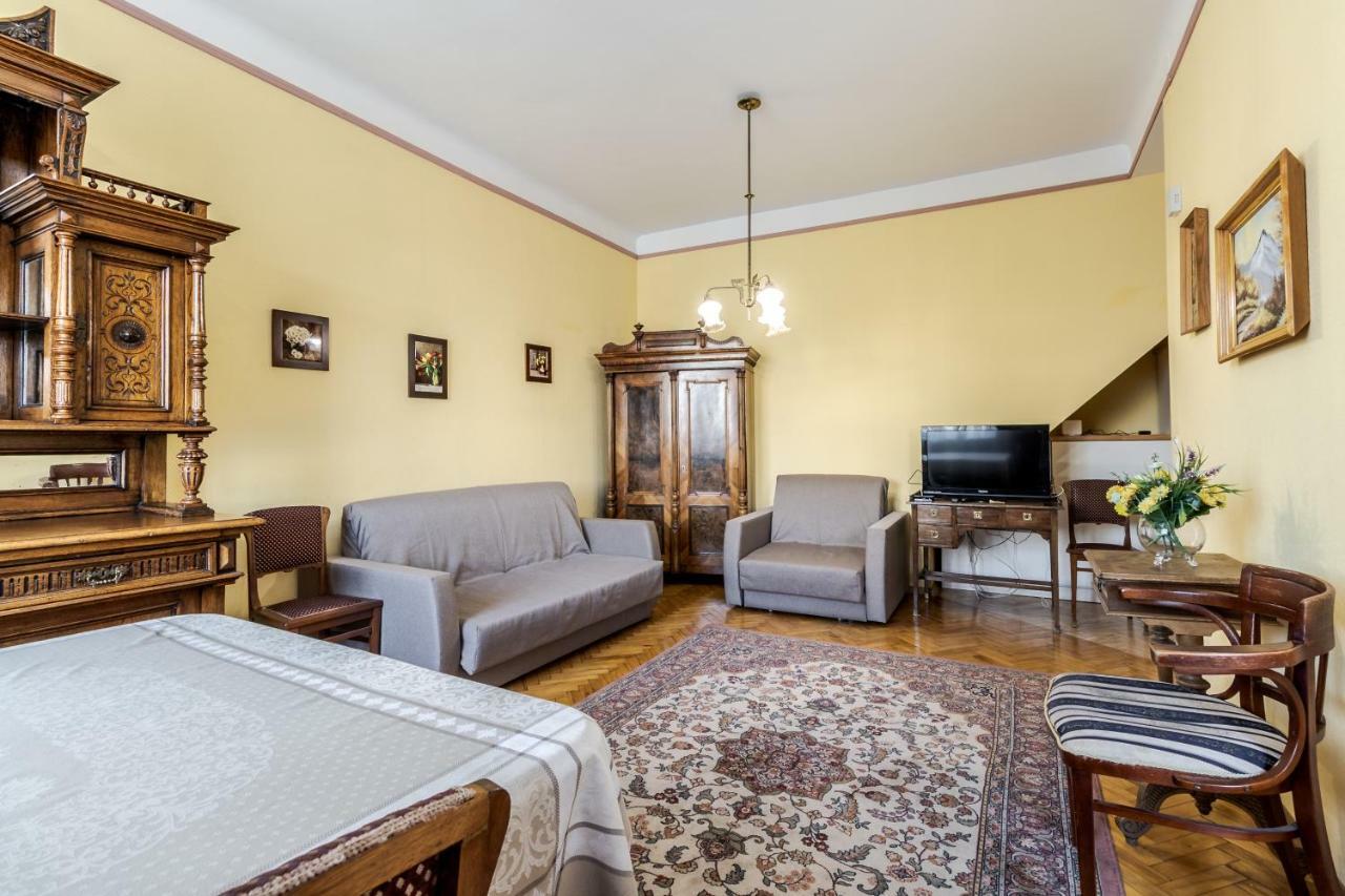 George Apartment リヴィウ エクステリア 写真