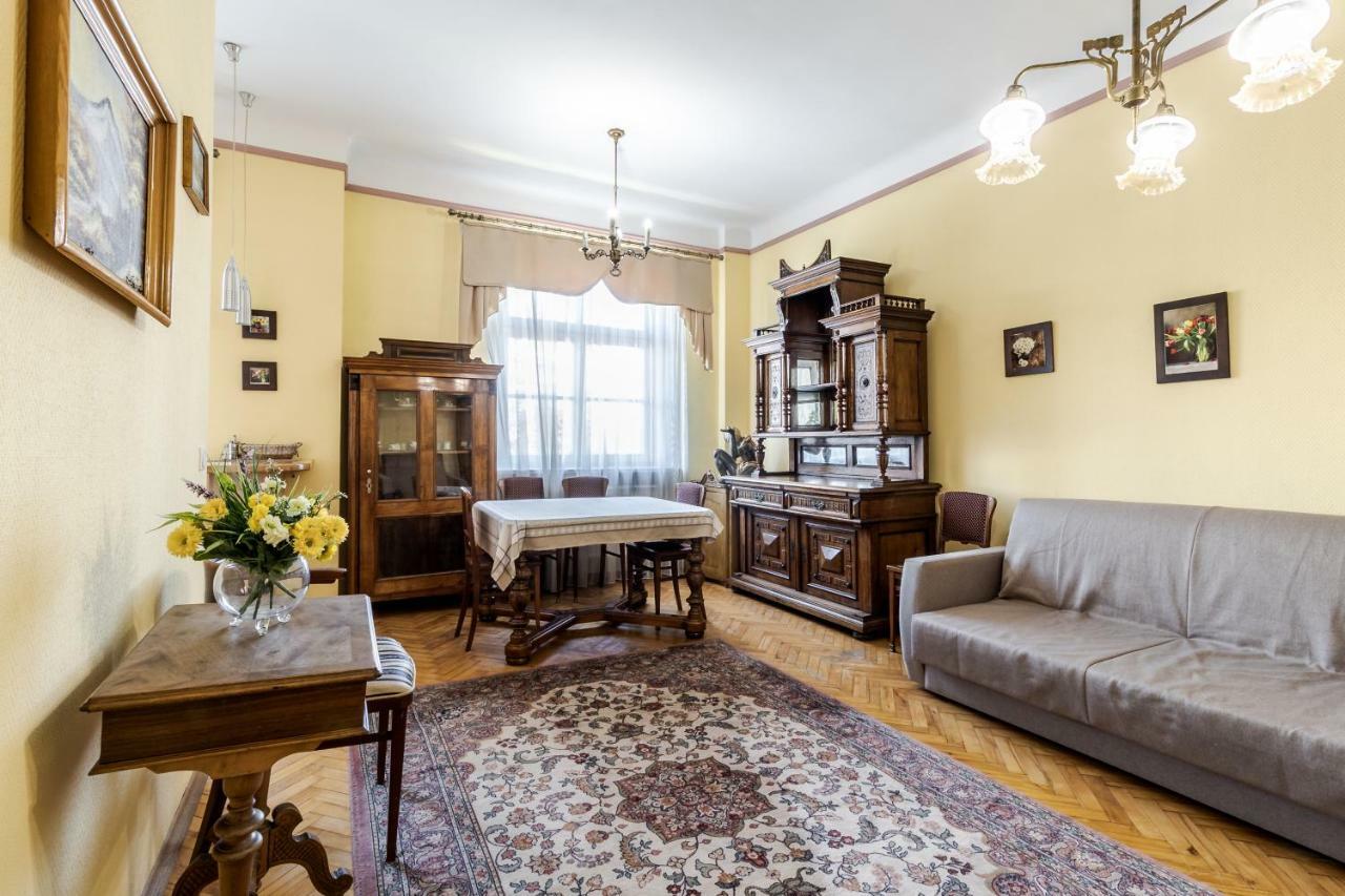 George Apartment リヴィウ エクステリア 写真
