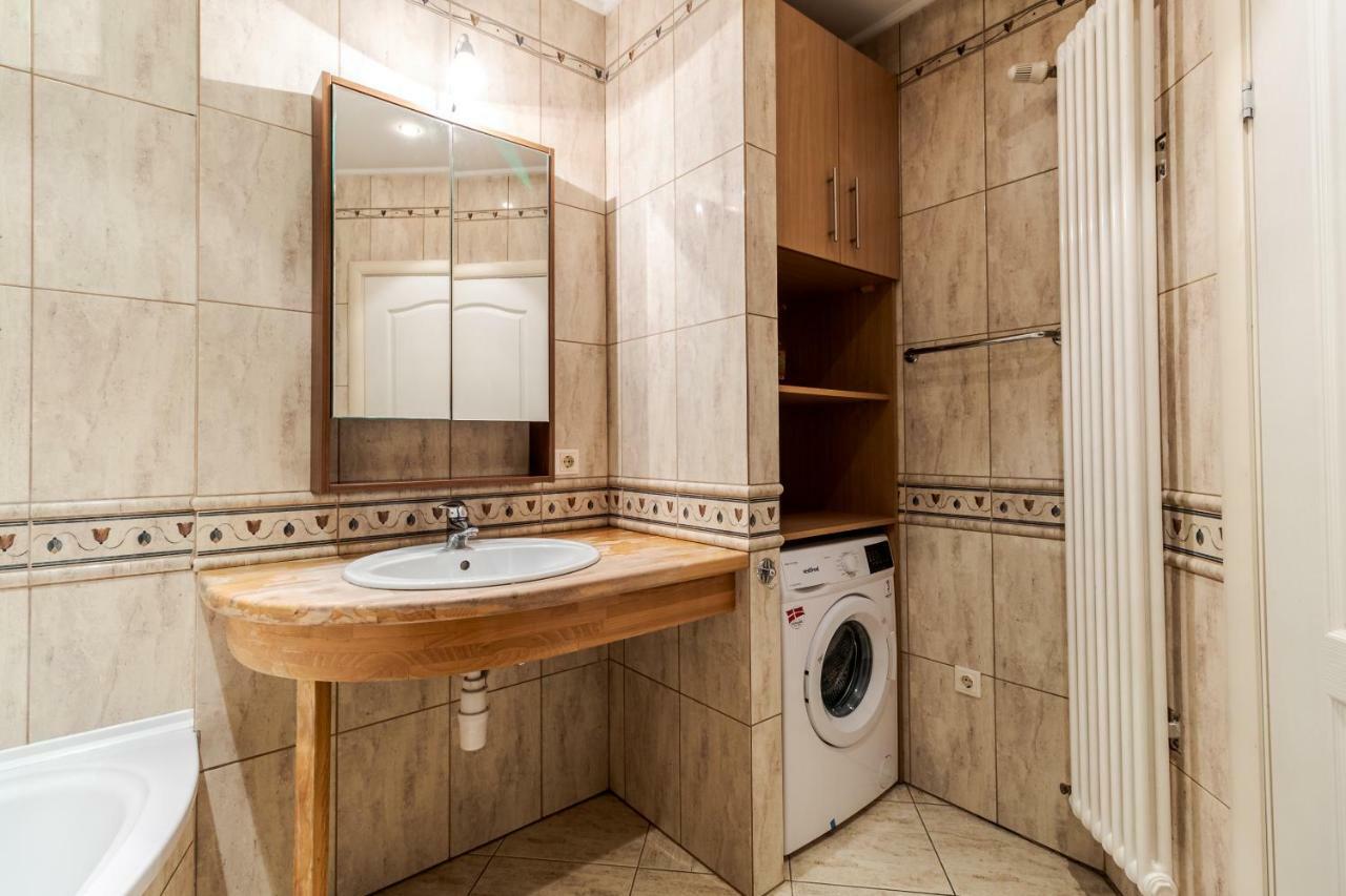 George Apartment リヴィウ エクステリア 写真