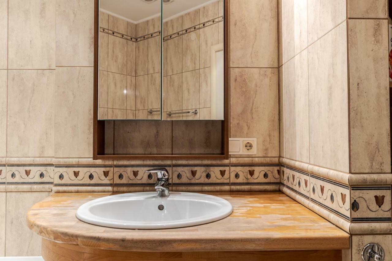 George Apartment リヴィウ エクステリア 写真