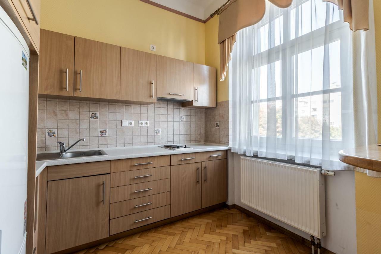 George Apartment リヴィウ エクステリア 写真