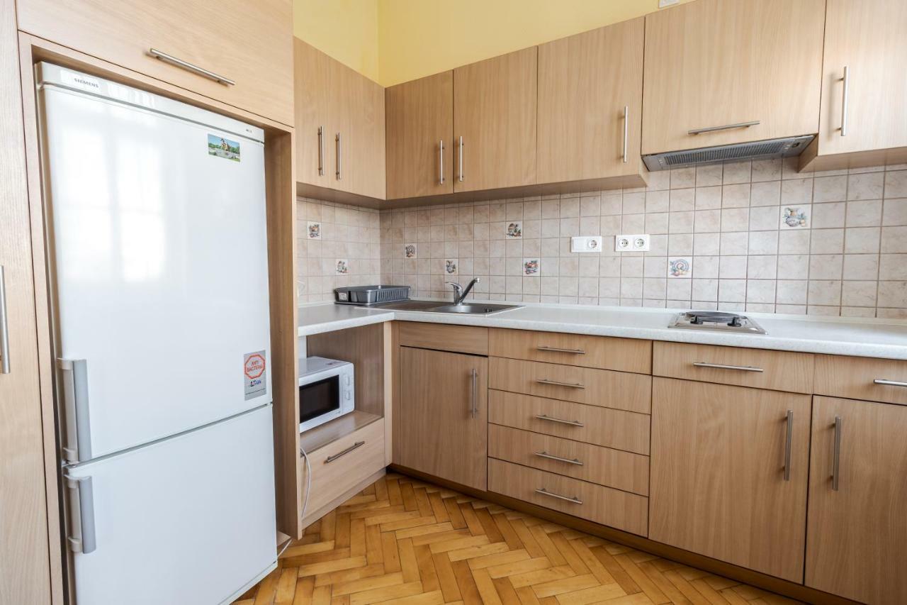 George Apartment リヴィウ エクステリア 写真
