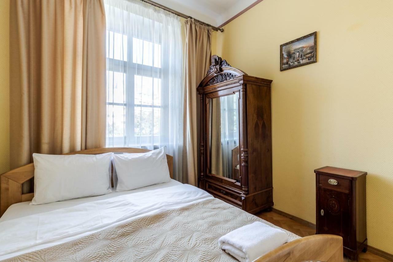 George Apartment リヴィウ エクステリア 写真