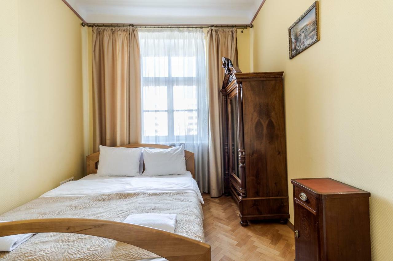 George Apartment リヴィウ エクステリア 写真