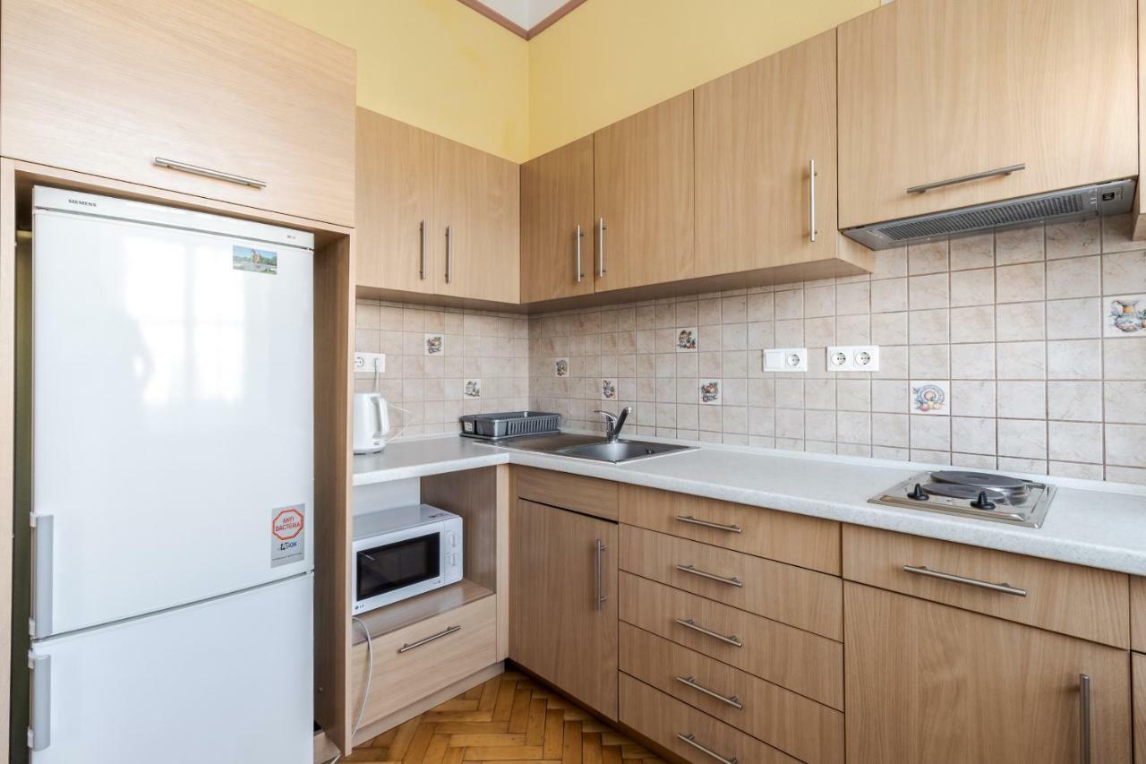 George Apartment リヴィウ エクステリア 写真